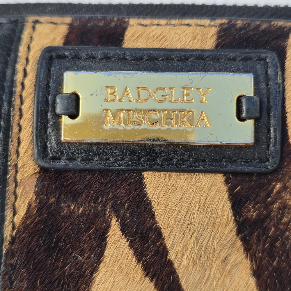 Badgley Mischka genuine leather wallet/clutch - Picture 3 of 6